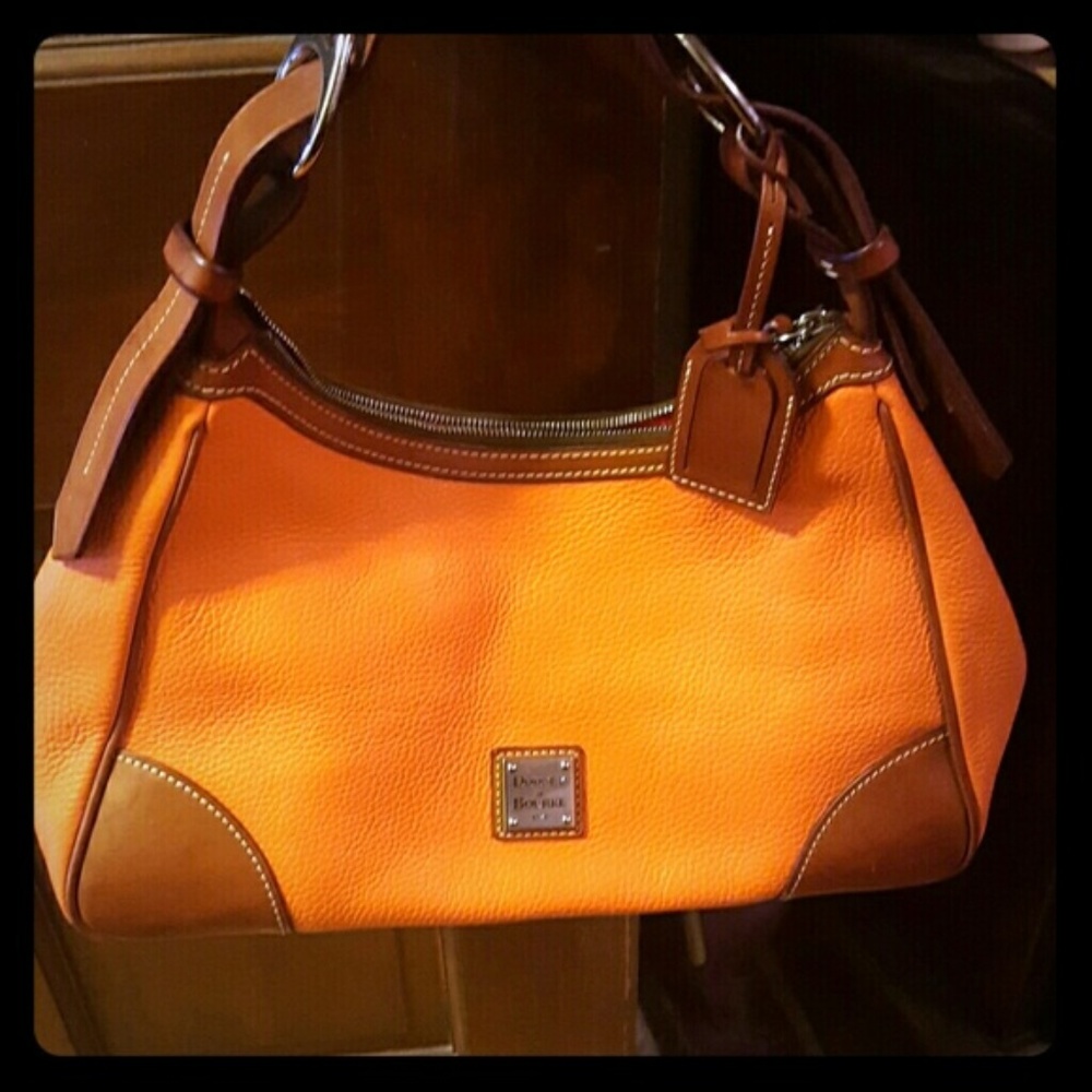 Dooney & Bourke pebbled leather bag new condition